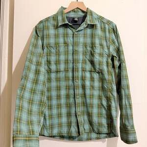 REI Co-op Men's Long Sleeve Vented Hiking Plaid Button-Up Shirt Small Outdoor